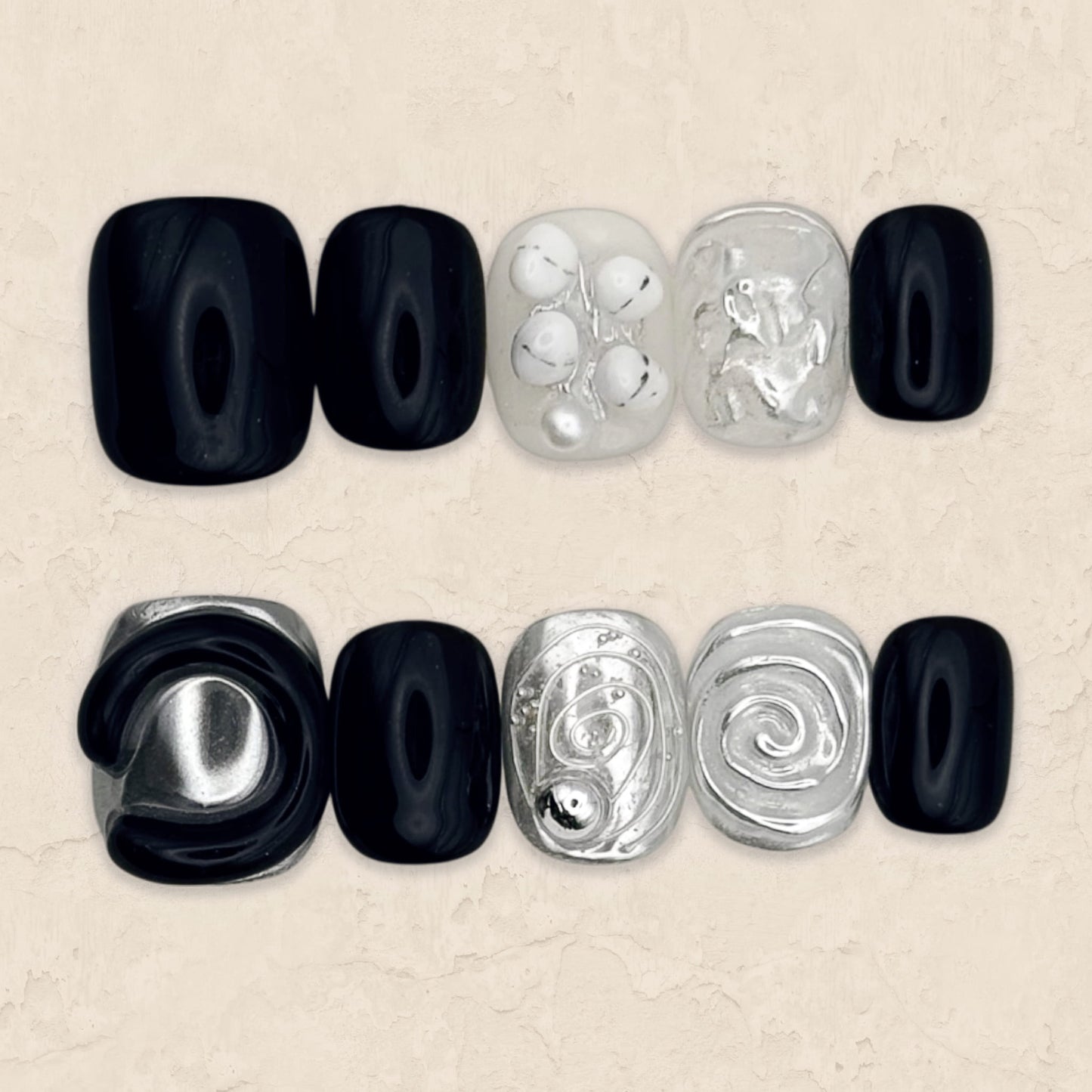 Monochrome Orbit